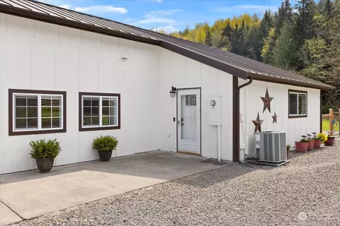 Exterior - 35124 Mann Rd, Sultan, WA 98294 photo 2 of 12