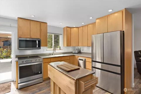 Kitchen - 35124 Mann Rd, Sultan, WA 98294 photo 1 of 4