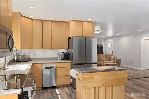 Kitchen - 35124 Mann Rd, Sultan, WA 98294 photo 3 of 4