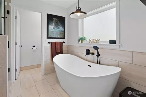 Bath - 35124 Mann Rd, Sultan, WA 98294 photo 3 of 3