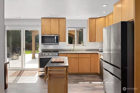 Kitchen - 35124 Mann Rd, Sultan, WA 98294 photo 2 of 4