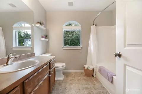 Bath - 16730 39th Ave SE, Bothell, WA 98012 photo 5 of 5