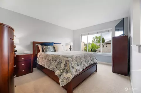 Bedroom - 16730 39th Ave SE, Bothell, WA 98012 photo 1 of 6