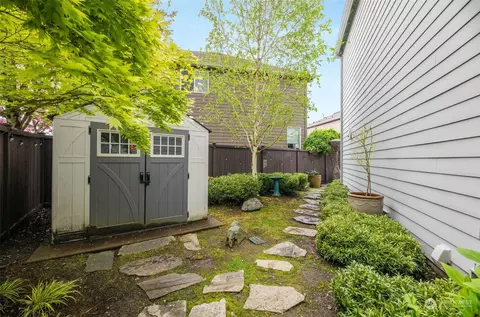 Exterior - 16730 39th Ave SE, Bothell, WA 98012 photo 7 of 8