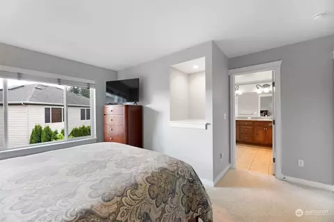 Bedroom - 16730 39th Ave SE, Bothell, WA 98012 photo 3 of 6