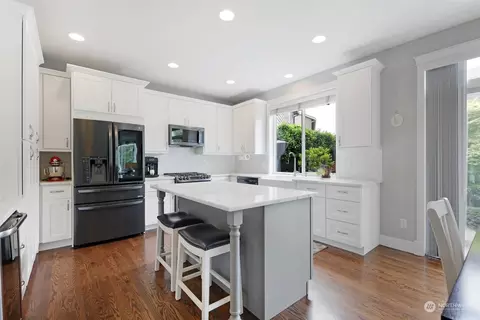 Kitchen - 16730 39th Ave SE, Bothell, WA 98012 photo 3 of 4
