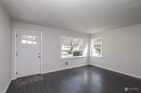 1429 8th Ave, Longview, WA 98632 photo 2