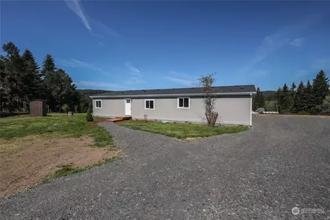 140 Pumice Rd, Castle Rock, WA 98611