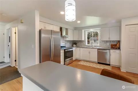 Kitchen - 17512 6th Ave E, Spanaway, WA 98387 photo 3 of 4