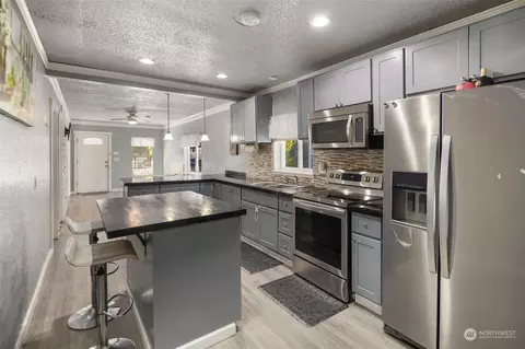 Kitchen - 1611 Walnut St, Everett, WA 98201 photo 7 of 9