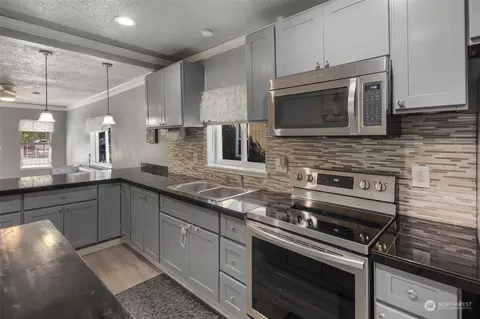 Kitchen - 1611 Walnut St, Everett, WA 98201 photo 9 of 9