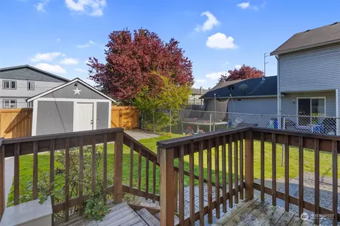 Exterior - 1611 Walnut St, Everett, WA 98201 photo 8 of 15