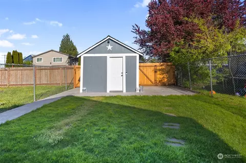 Exterior - 1611 Walnut St, Everett, WA 98201 photo 11 of 15