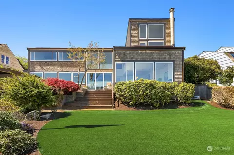 16016 Beach Dr NE, Lake Forest Park, WA 98155