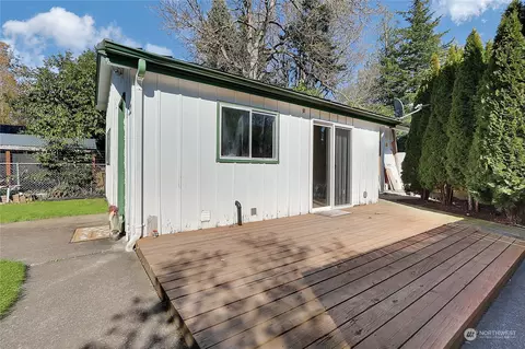 Exterior - 1466 Franklin St, Enumclaw, WA 98022 photo 9 of 10