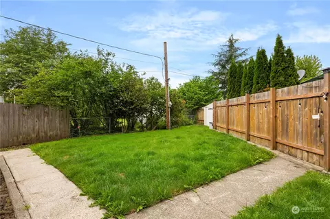 Exterior - 1466 Franklin St, Enumclaw, WA 98022 photo 5 of 10