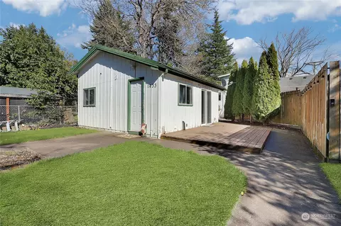 Exterior - 1466 Franklin St, Enumclaw, WA 98022 photo 8 of 10