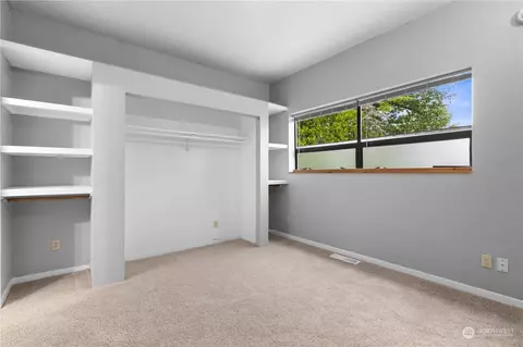 Bedroom - 1466 Franklin St, Enumclaw, WA 98022 photo 4 of 6
