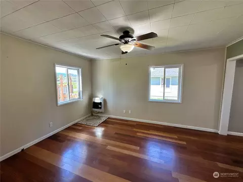 Living - 51 E Runnion Rd, Sequim, WA 98382 photo 3 of 4