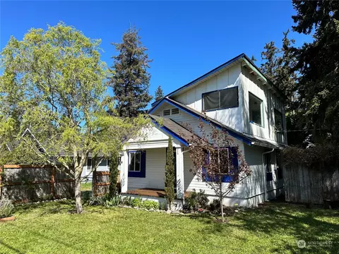 51 E Runnion Rd, Sequim, WA 98382