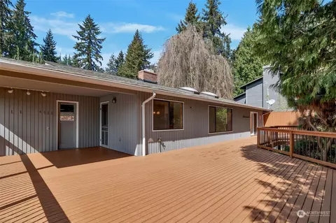 Exterior - 23331 19th Pl W, Bothell, WA 98021 photo 3 of 6