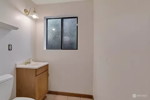 Bath - 23331 19th Pl W, Bothell, WA 98021 photo 3 of 3