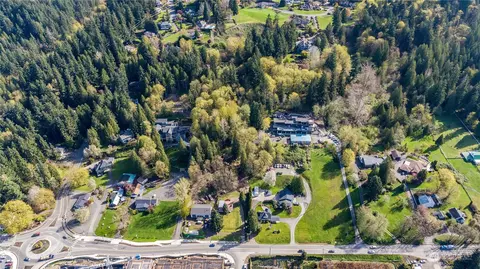 14324 Woodinville Redmond Rd NE, Redmond, WA 98052