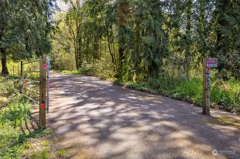 Exterior - 40429 228th Ave SE, Enumclaw, WA 98022 photo 8 of 9