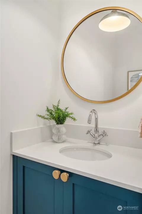 Bath - 1532 15th Ave E, Seattle, WA 98112 photo 1 of 5