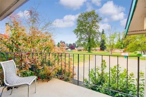 1102 8th St NE #32, Auburn, WA 98002
