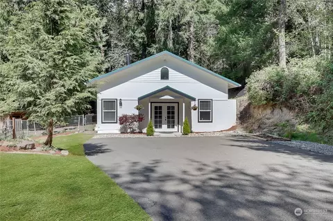 5715 5717 Comte Dr NW, Gig Harbor, WA 98335