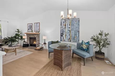 Living - 513 211 Pl SE, Bothell, WA 98021 photo 5 of 6