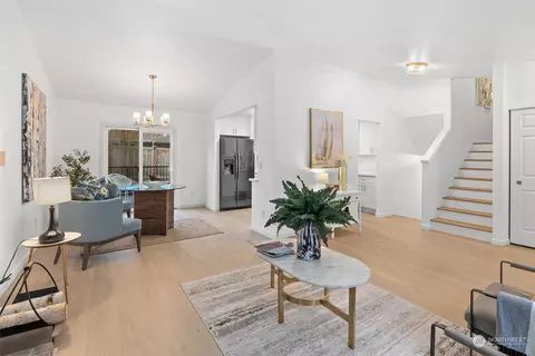 Living - 513 211 Pl SE, Bothell, WA 98021 photo 4 of 6