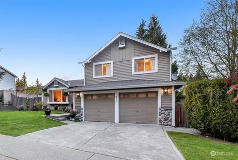 Exterior - 513 211 Pl SE, Bothell, WA 98021 photo 4 of 17