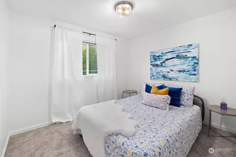 Bedroom - 513 211 Pl SE, Bothell, WA 98021 photo 2 of 5