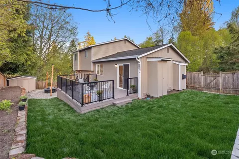 Exterior - 513 211 Pl SE, Bothell, WA 98021 photo 15 of 17