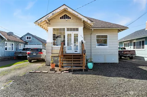 218 Eklund Ave, Hoquiam, WA 98550