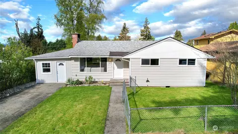 4975 Johnson St NW, Bremerton, WA 98311
