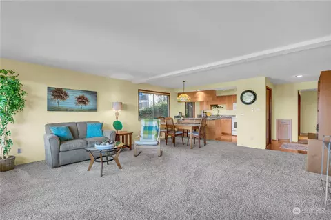 317 Kennebeck Ave S #101, Kent, WA 98030