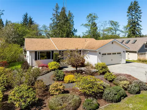 8209 Comox Rd, Blaine, WA 98230