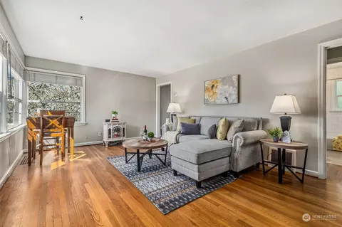 Living - 929 E Temperance St, Kent, WA 98030 photo 1 of 3