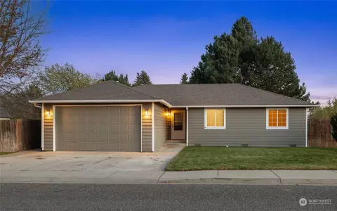 210 W Mt Hood Ct, Ellensburg, WA 98926