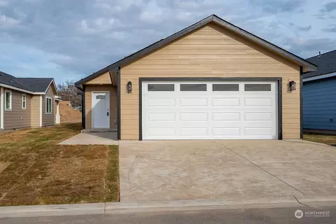 123 E 9th Ave #39, Moses Lake, WA 98837