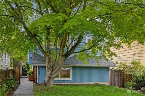 8240 Ashworth Ave N, Seattle, WA 98103