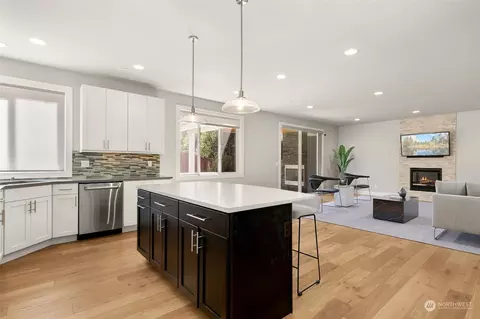 Kitchen - 23319 15th Ave SE, Bothell, WA 98021 photo 5 of 6