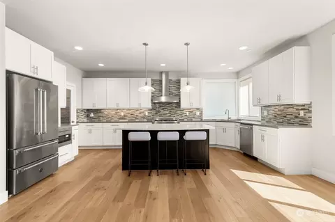 Kitchen - 23319 15th Ave SE, Bothell, WA 98021 photo 4 of 6