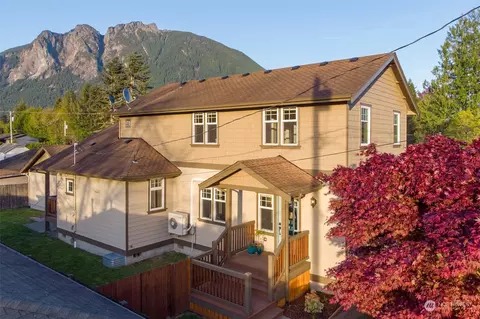 124 W 3rd St, North Bend, WA 98045