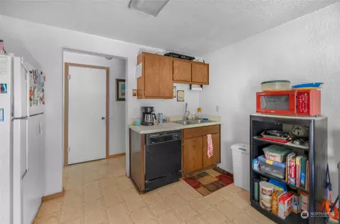 4610 S 3rd Ave, Everett, WA 98203 photo 8