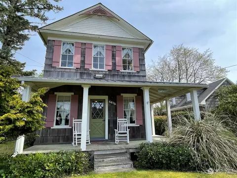 4416 K Pl, Seaview, WA 98644