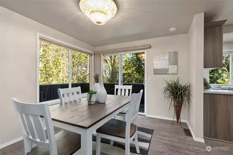 Dining - 21701 4th Ave SE, Bothell, WA 98021 photo 1 of 2
